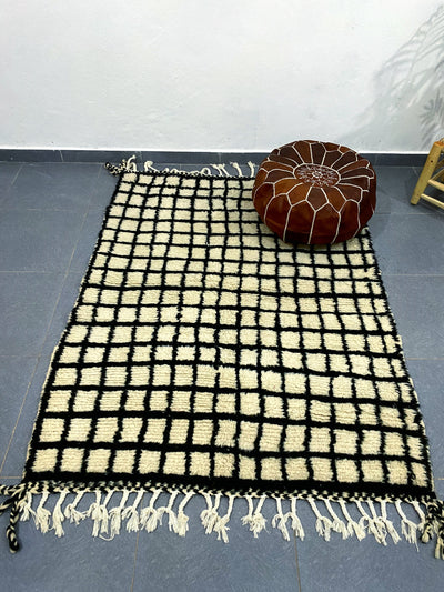 Beni Ouarain Rug – 4.9 ft x 3.2 ft – Black & White – Natural Wool