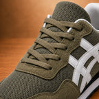Men's Classic Lace Sneakers