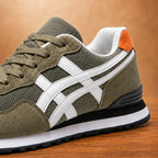Men's Classic Lace Sneakers