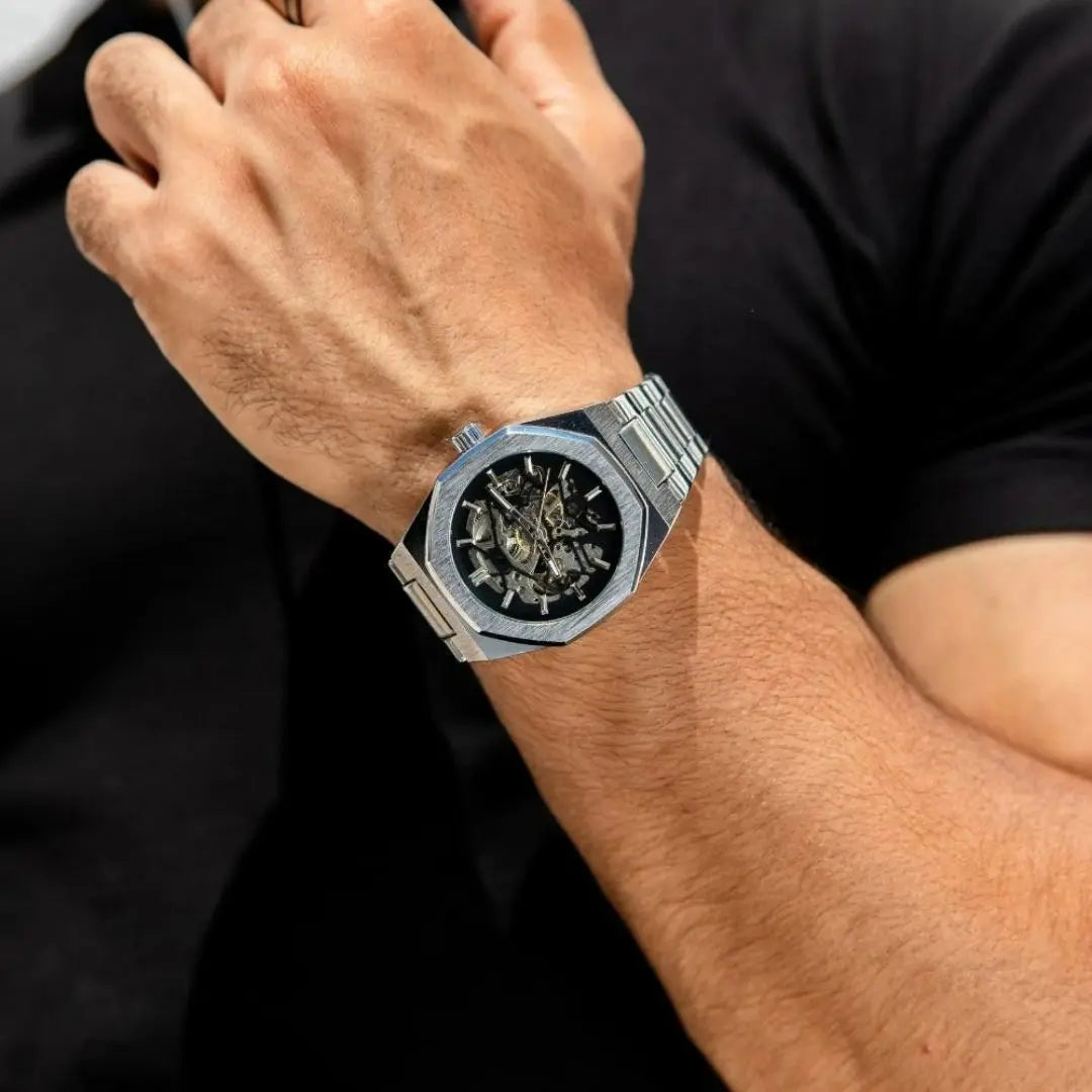 Lucky Fours Spine Men's Watches
