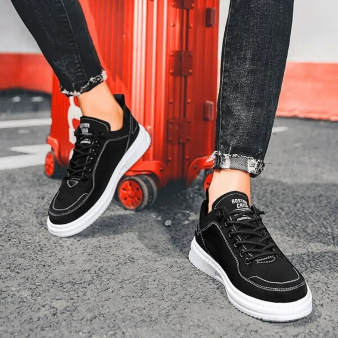 The Levaro Men's Sneaker